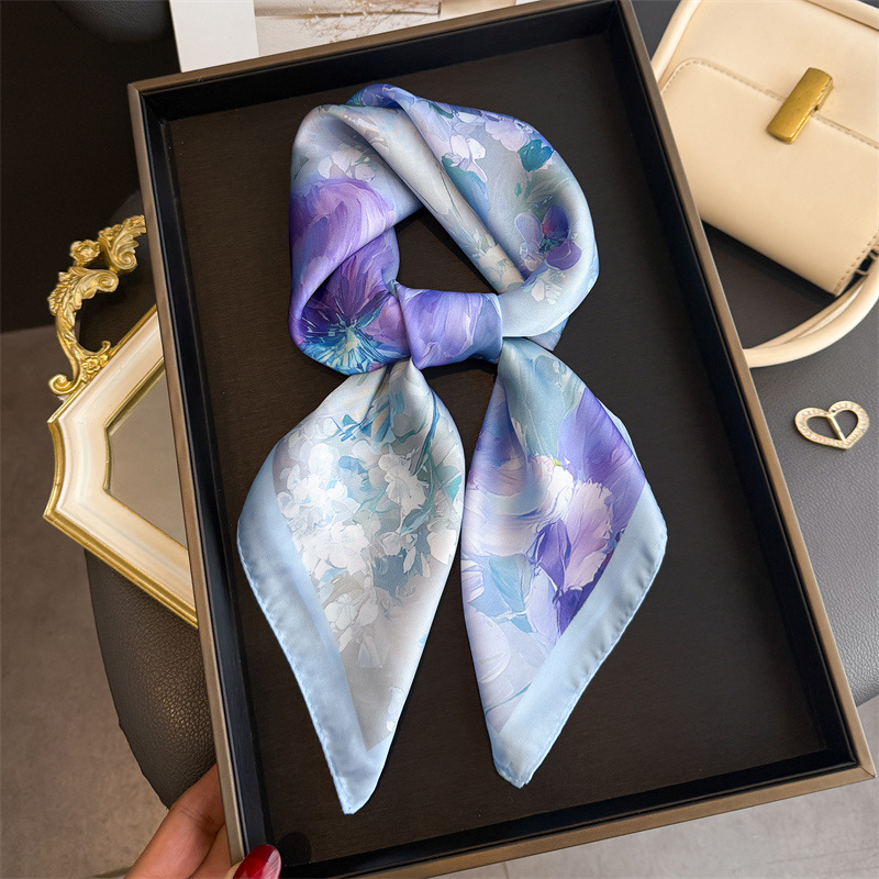 Scarf Silk Square - Pañuelo cuadrado de seda con estampado