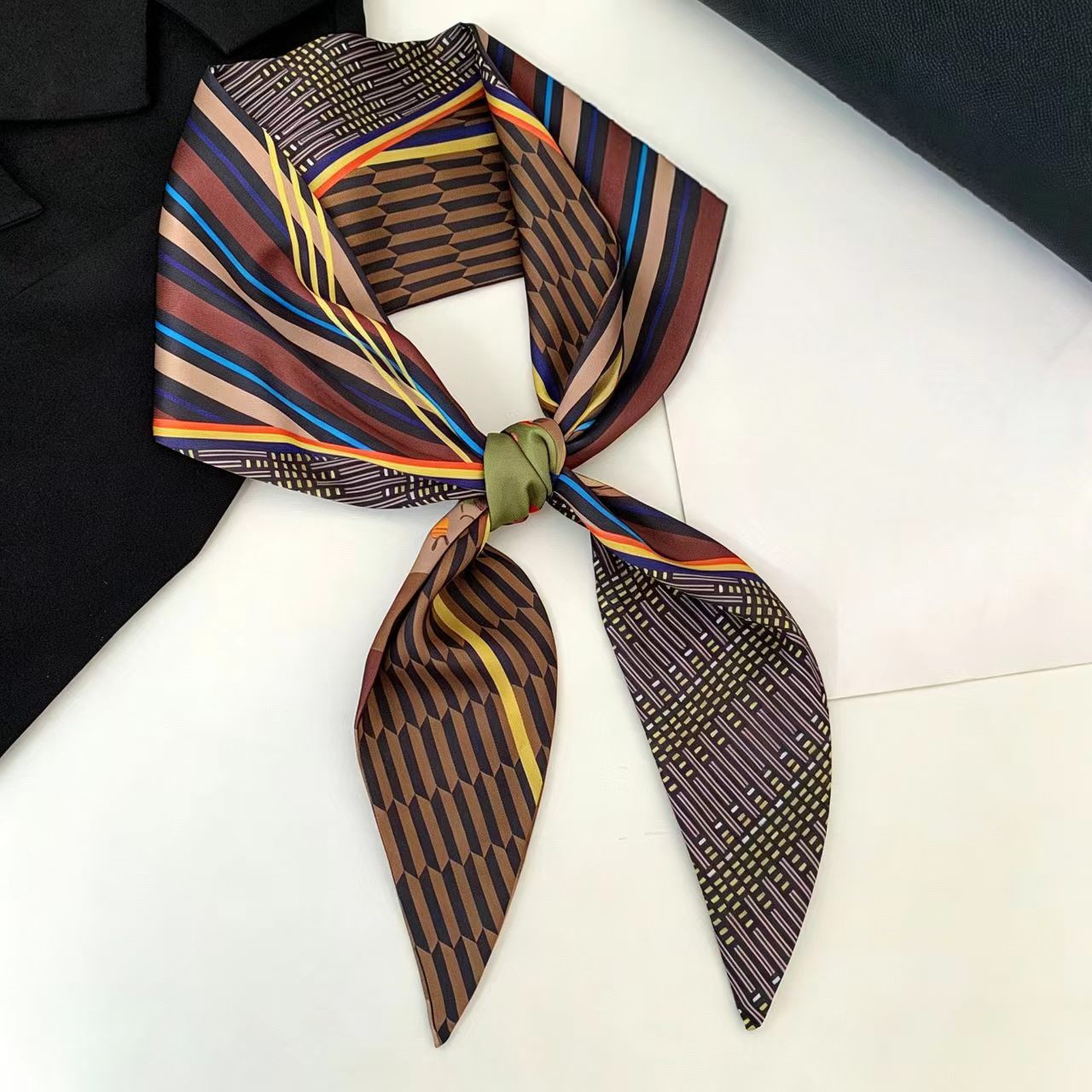 Pañuelo de seda de lujo con es - Face Scarf Mask reseña y precio