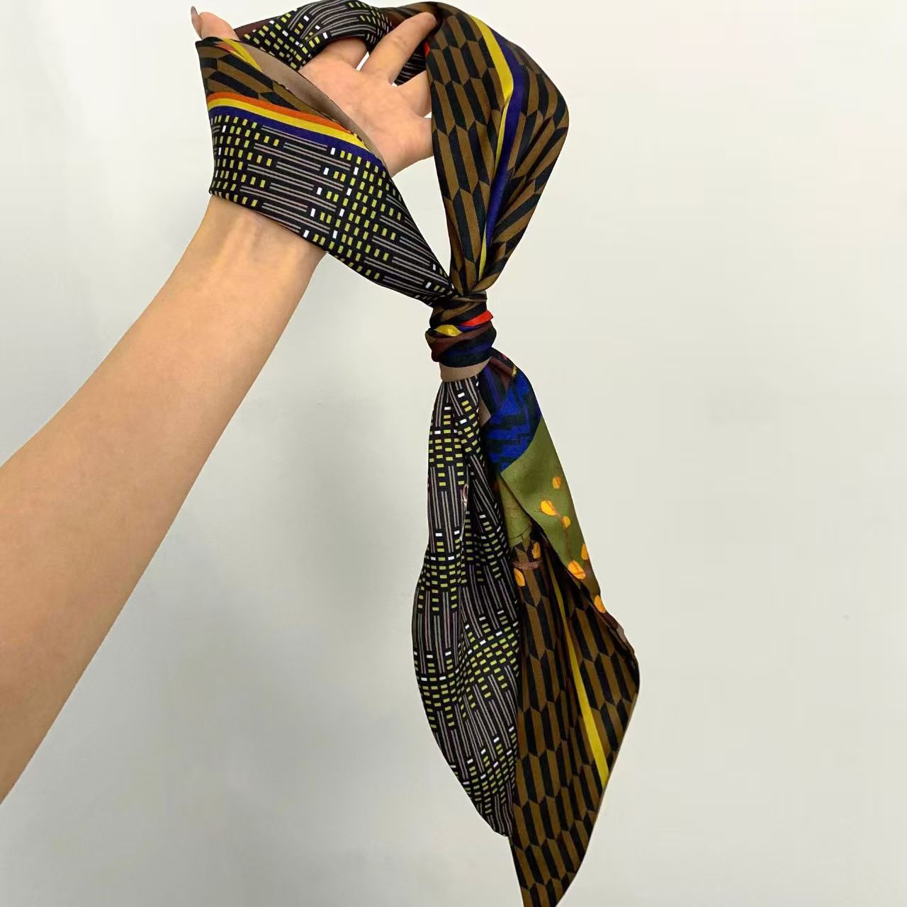 Pañuelo de seda de lujo con es - Face Scarf Mask reseña y precio