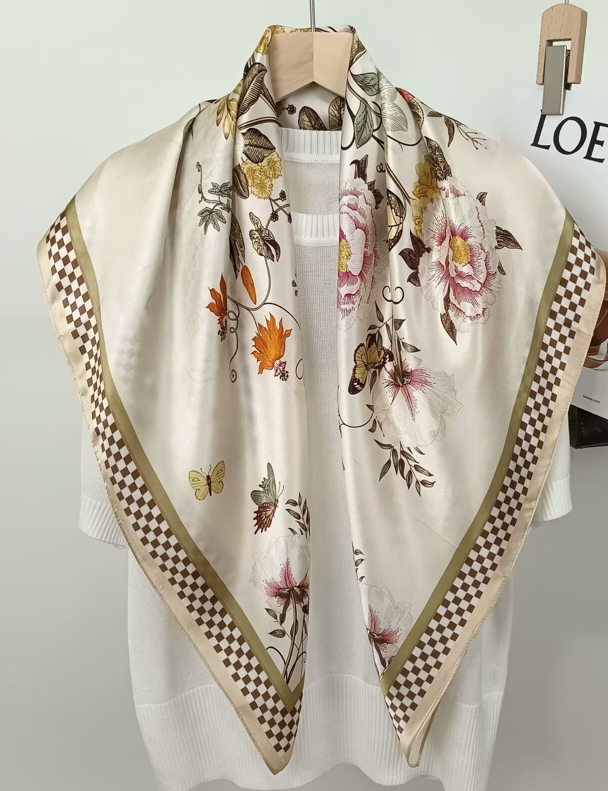 Pañuelo cuadrado estampado de  - Face Scarf Mask reseña y precio