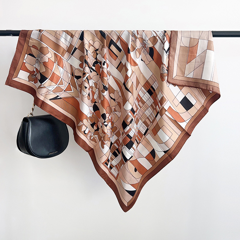 Pañuelo de Seda Cuadrado con E - Scarf Silk Square reseña y precio